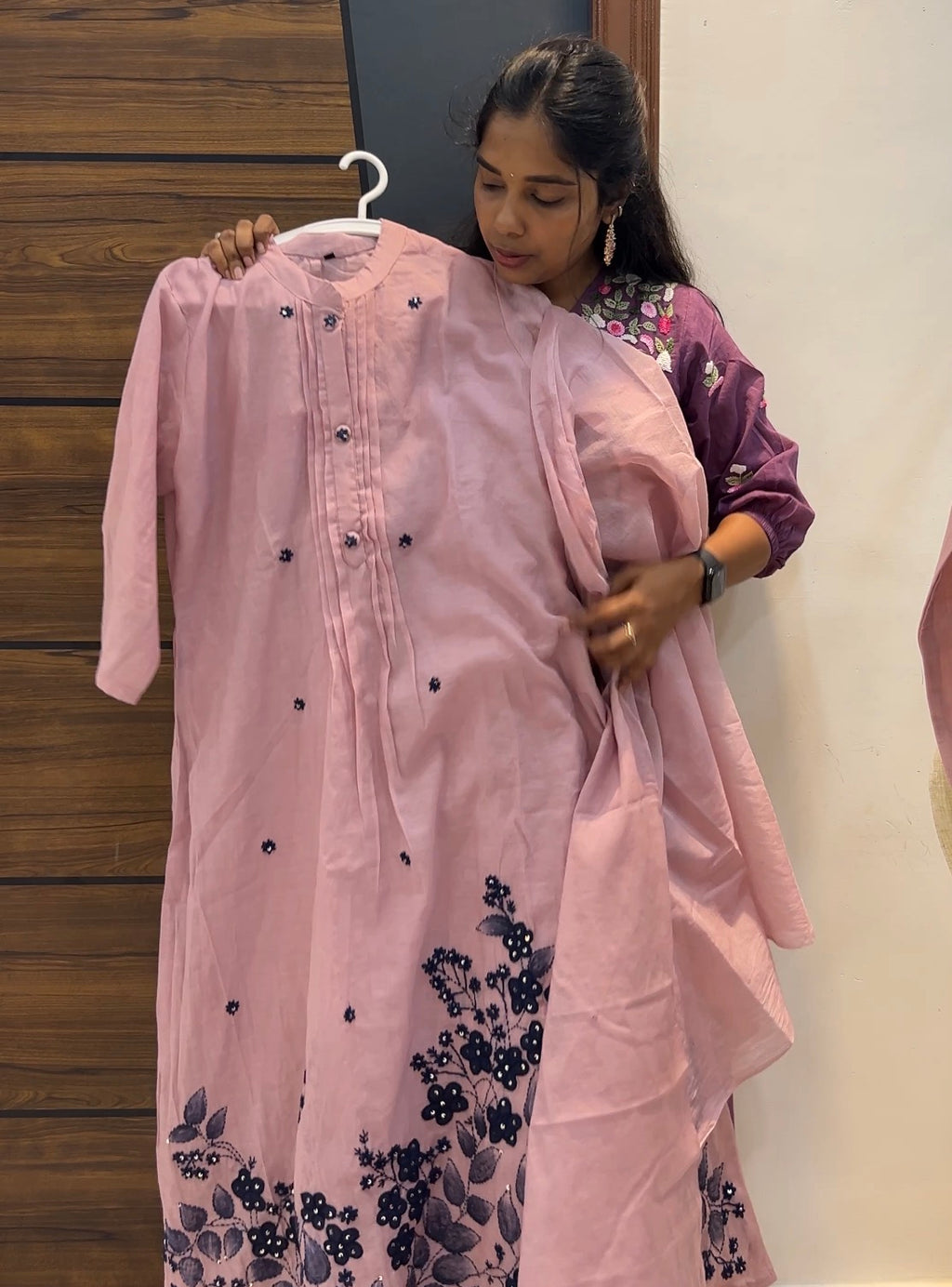 Mul Chanderi Brush Paint & Embroidered Three-Piece Kurta Set